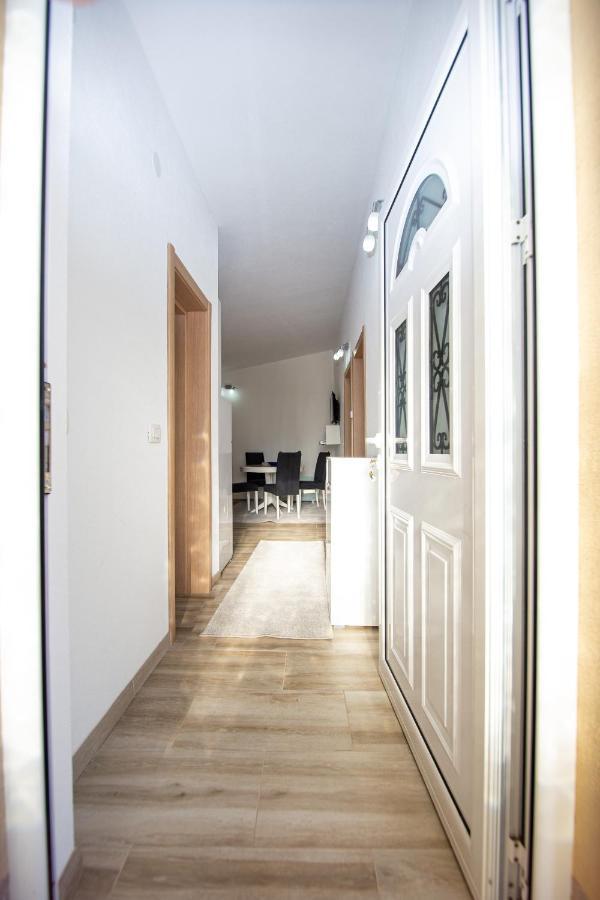 Lana Apartment Prcanj Ngoại thất bức ảnh