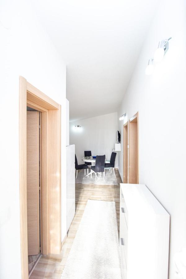 Lana Apartment Prcanj Ngoại thất bức ảnh