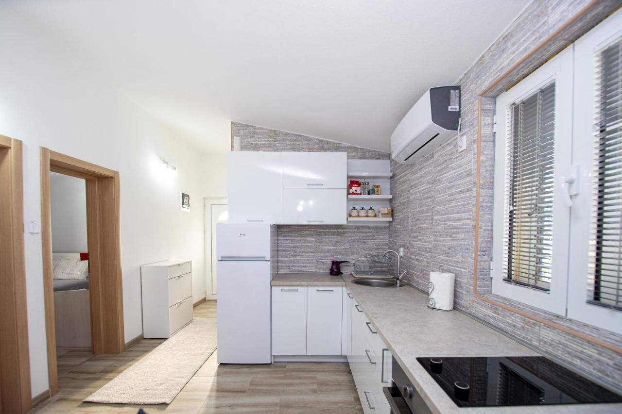 Lana Apartment Prcanj Ngoại thất bức ảnh