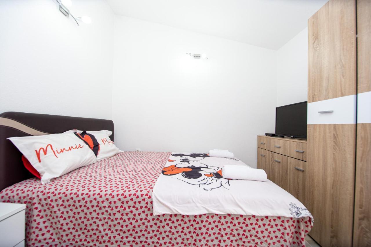 Lana Apartment Prcanj Ngoại thất bức ảnh